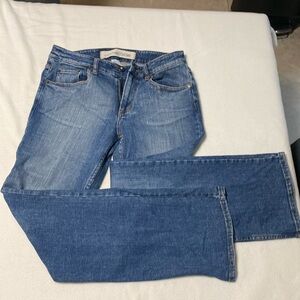 Jane doe women’s size 6 good preowned condition classic fit jeans